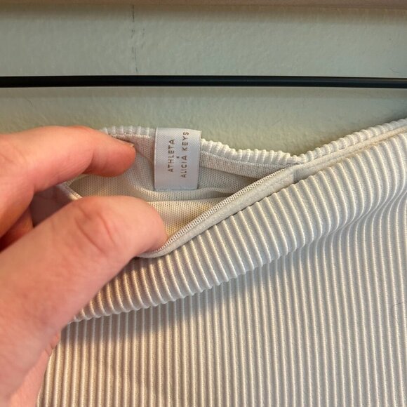 Athleta x Alicia Keys Elation Bike Shorts Size Medium Rib Magnolia White 9 Inch - Picture 6 of 9